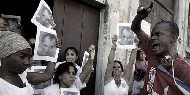 Golpeados y detenidos disidentes que denunciaban acoso a Damas de Blanco, entre ellos Guillermo Fariñas
