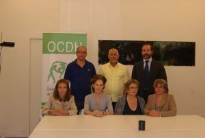 Raúl Risco con directivos y colaboradores del OCDH.